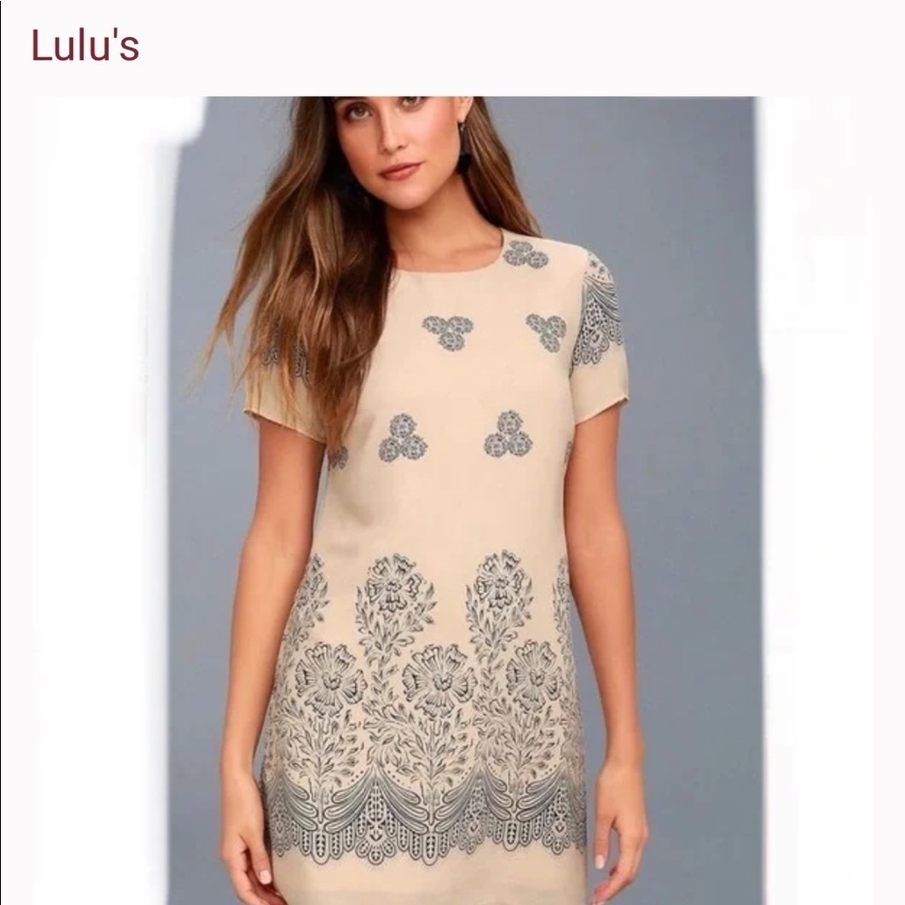 Lulu’s cream shift dress with blue Moroccan inspired print. Size Medium